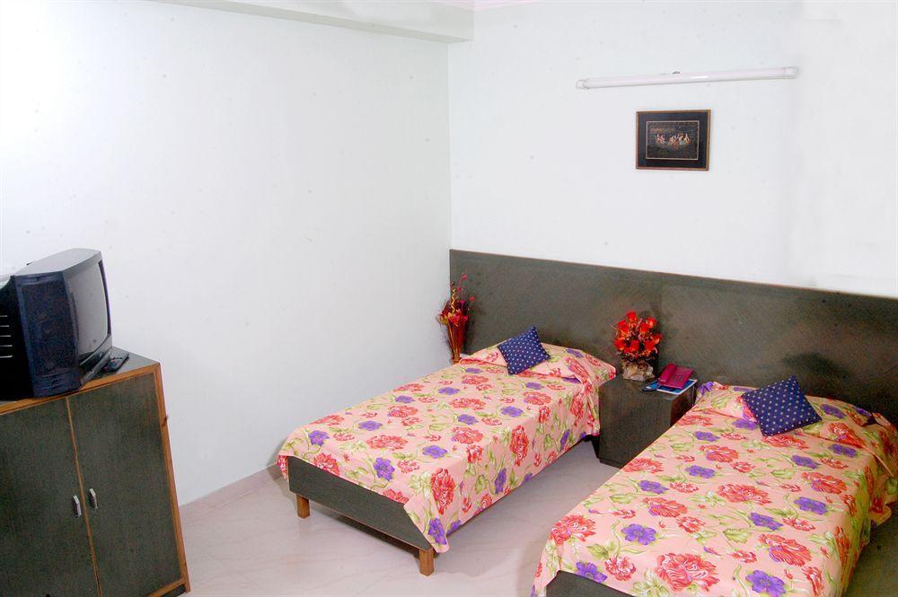Oyo 3472 Hotel Rama Inn New Delhi Exterior photo