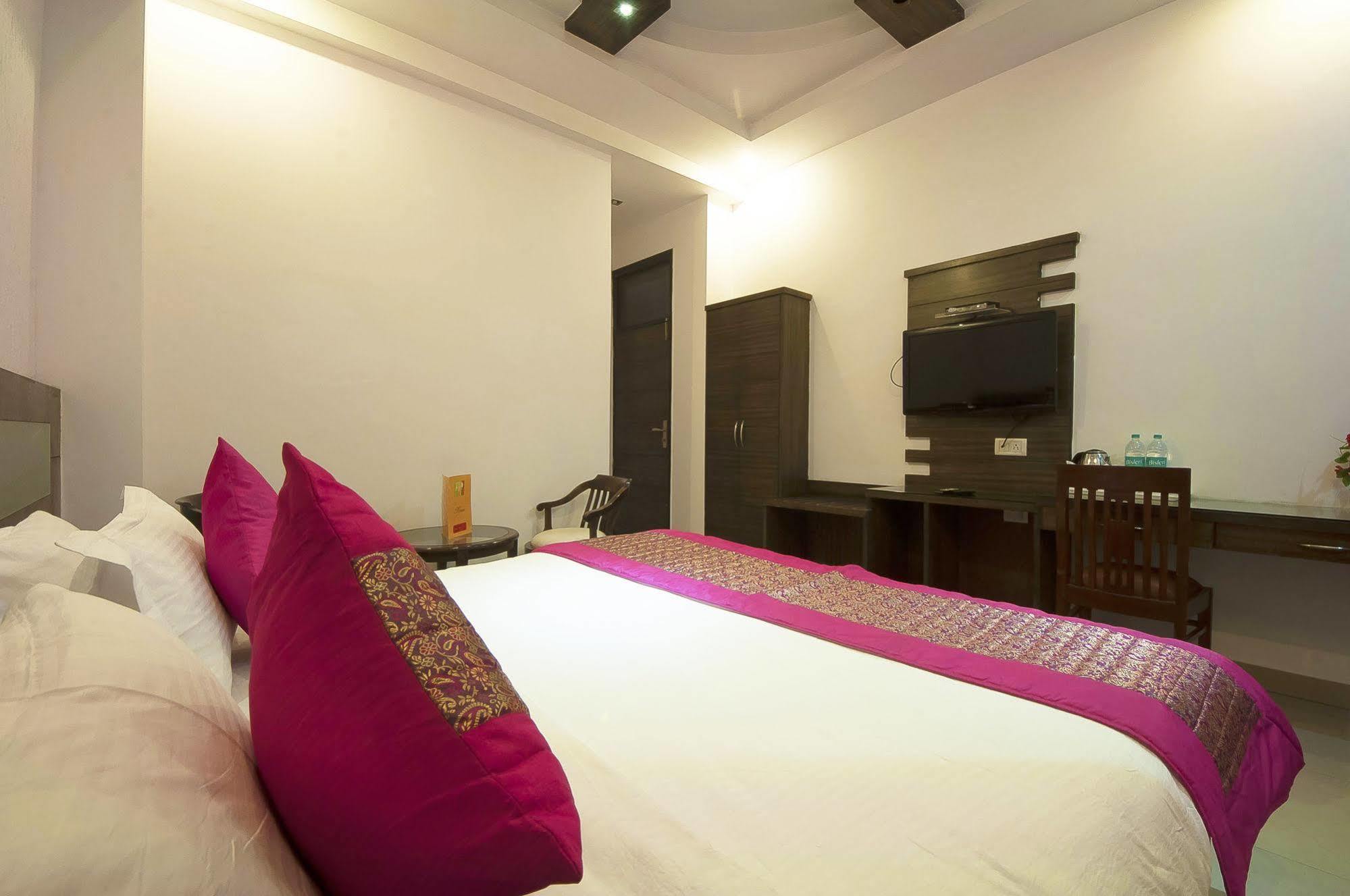 Oyo 3472 Hotel Rama Inn New Delhi Exterior photo